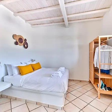 Iris House * Isterni (Paros)